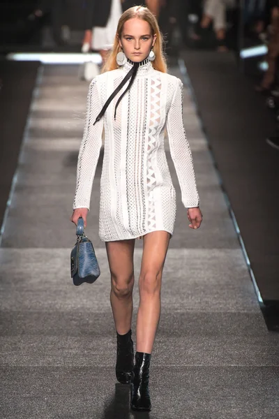 Look 1
